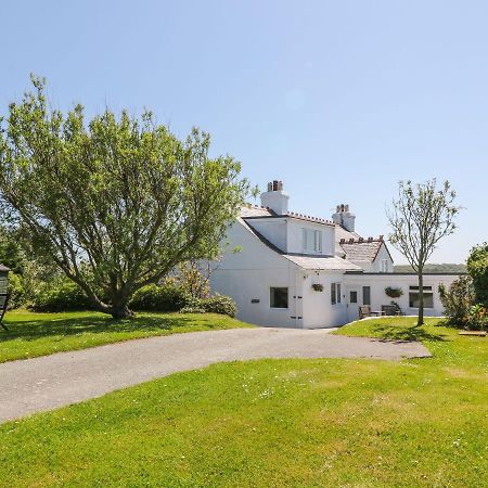 Charming 2 Bed House Near Rhoscolyn Discounts For Villa Holyhead Exterior photo